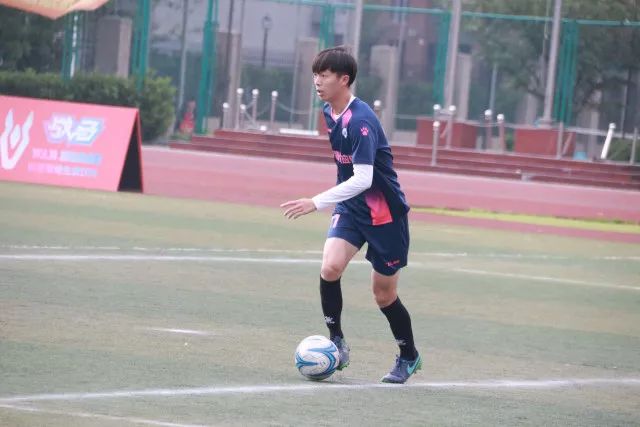肖战《小城良方》首播，4集28广，热度轻松登顶！